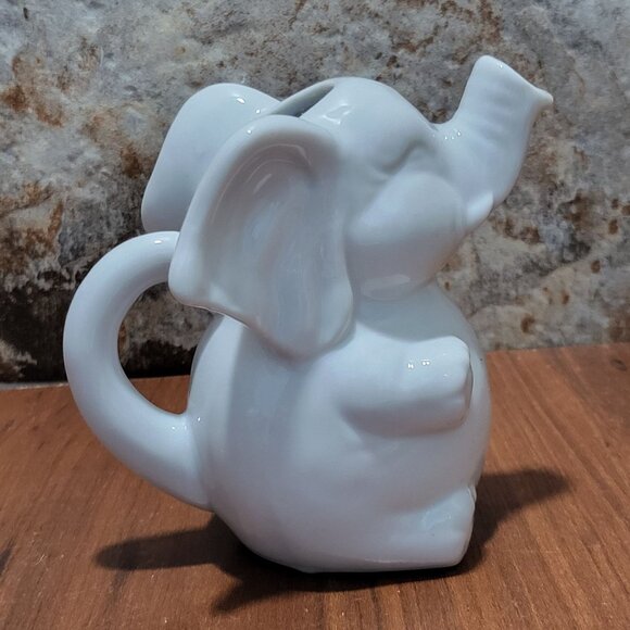 Vintage White Pottery Ceramic Elephant Creamer Pitcher - Picture 1 of 12